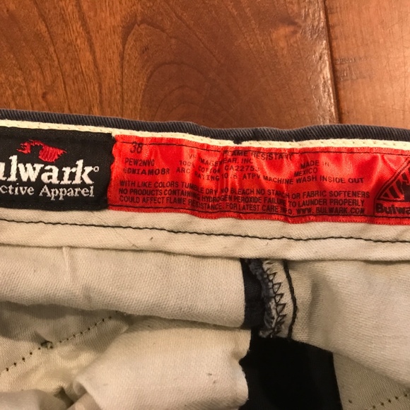 BULWARK FLAME RESISTANT (FR) MEN’S 38 x 30 NAVY BLUE WORK PANTS - Picture 5 of 6